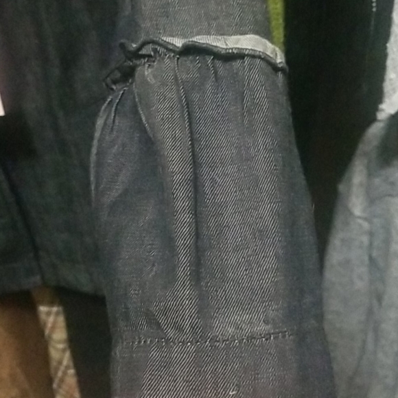 Structured Top - Picture 2 of 3